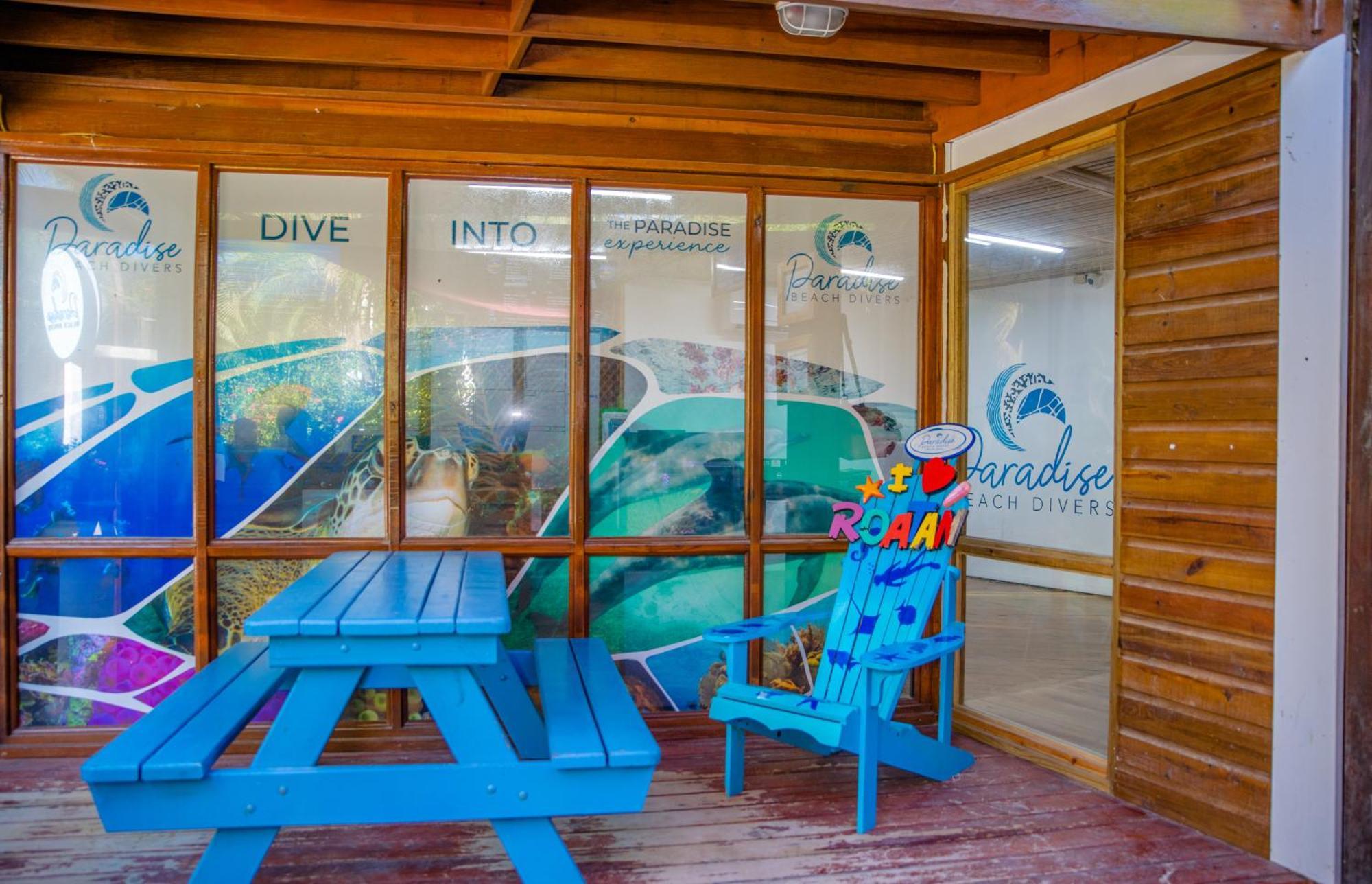 Paradise Beach Hotel & Resort West Bay Exterior photo